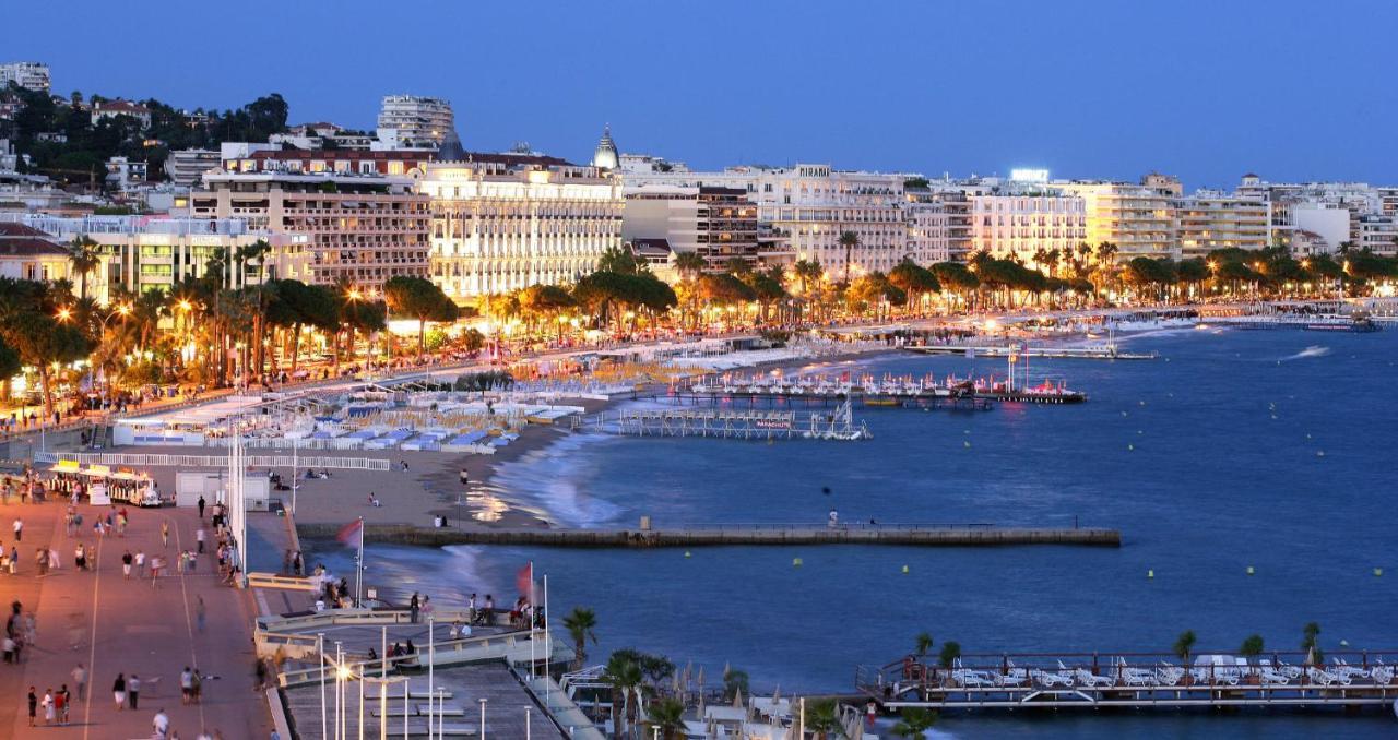 Croisette - Plages - Palais - Bord De - Moderne Et Lumineux Avec Balcon Appartement